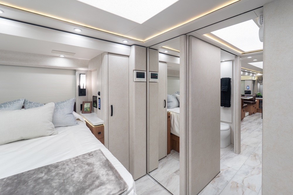 2025 Prevost Marathon H3-45 For Sale
