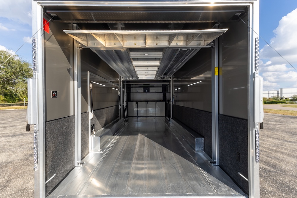 2026 Prevost Featherlite Stacker For Sale