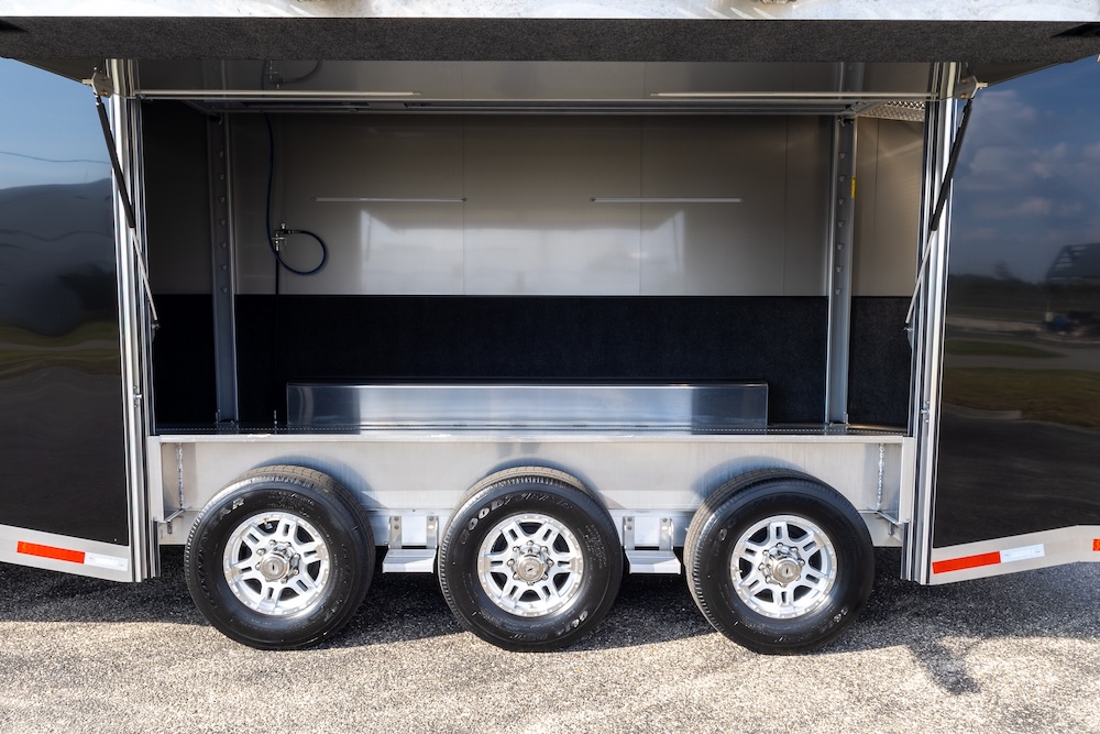 2026 Prevost Featherlite Stacker For Sale