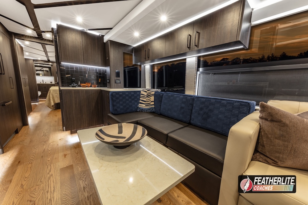 2026 Prevost Featherlite H3-45 For Sale