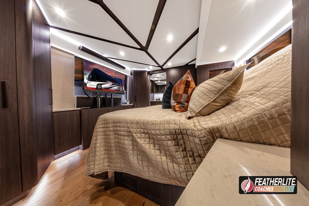 2026 Prevost Featherlite H3-45 For Sale