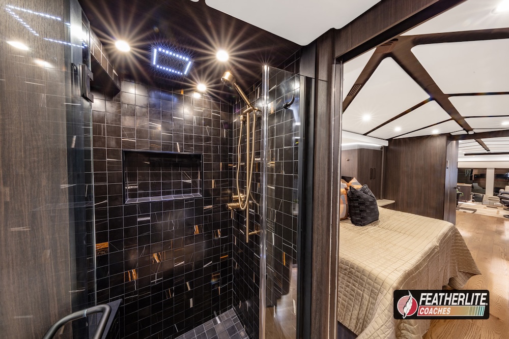 2026 Prevost Featherlite H3-45 For Sale