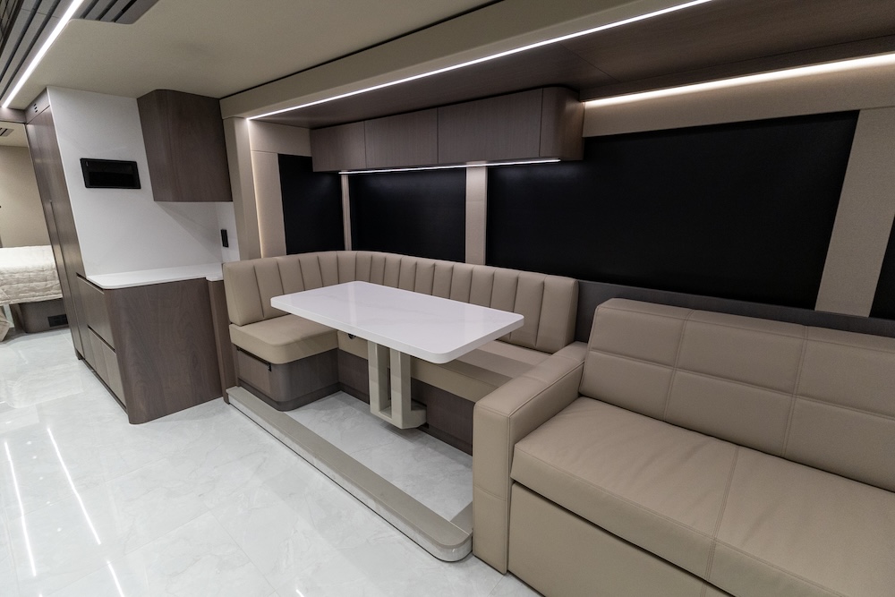 2027 Prevost  Lok H3-45 For Sale
