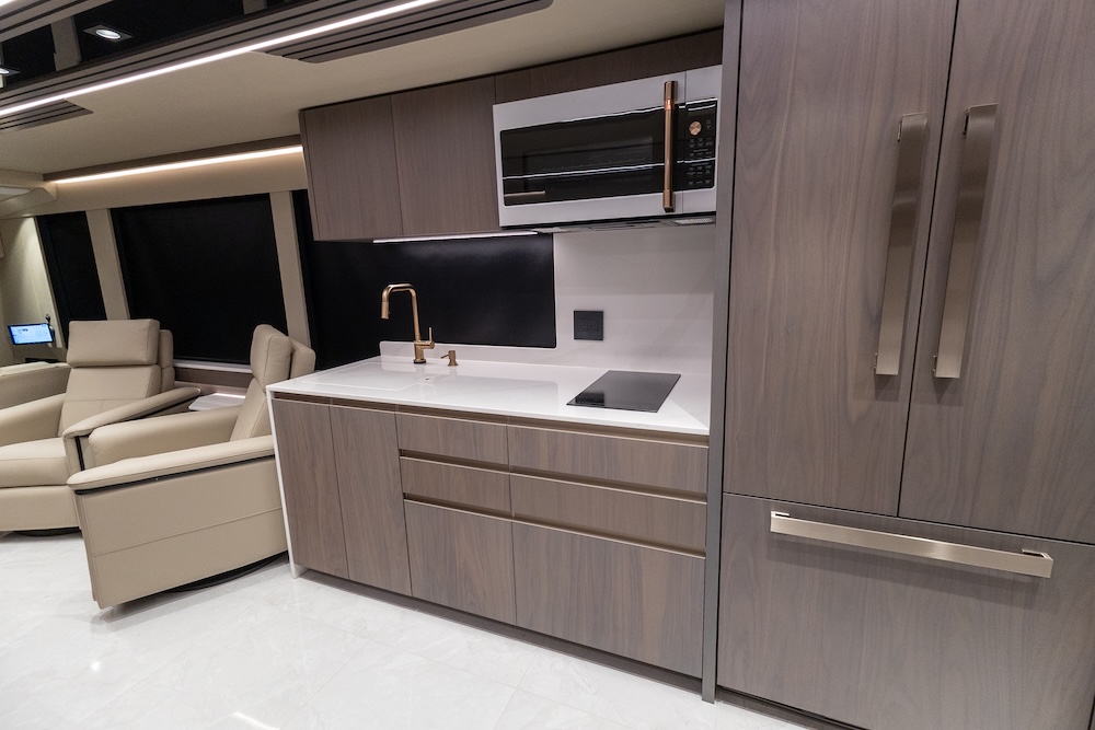 2027 Prevost  Lok H3-45 For Sale
