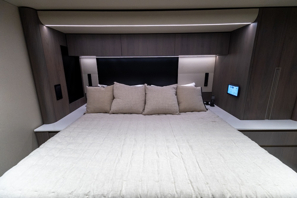 2027 Prevost  Lok H3-45 For Sale