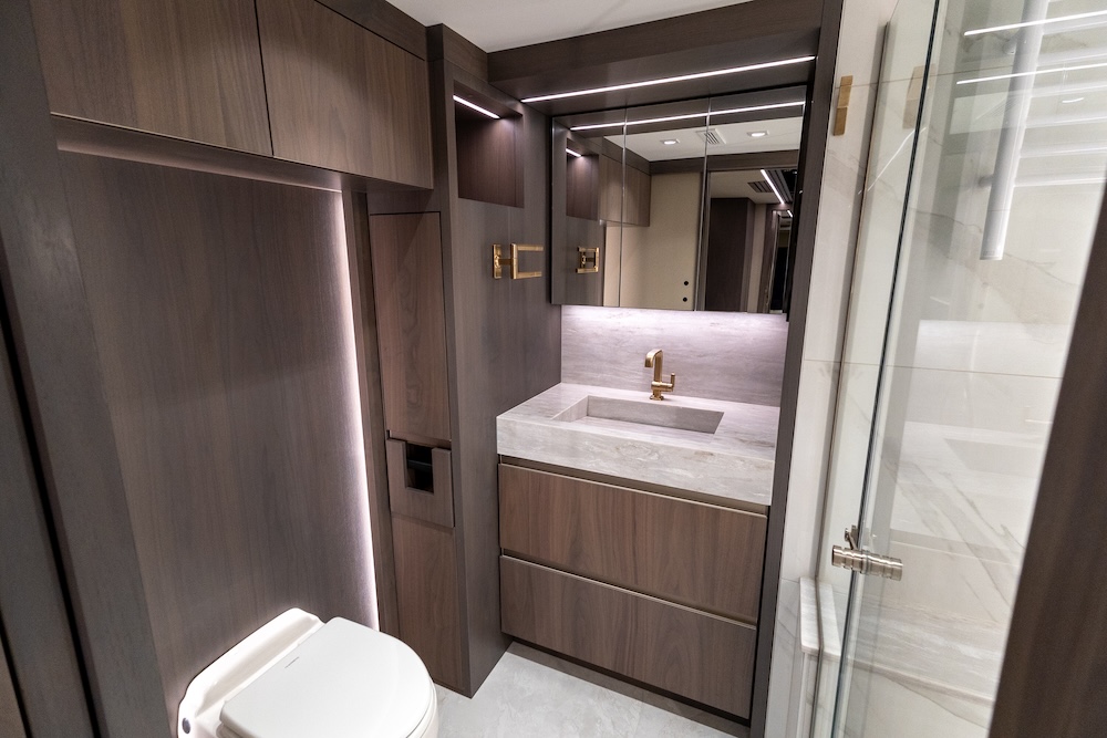 2027 Prevost  Lok H3-45 For Sale