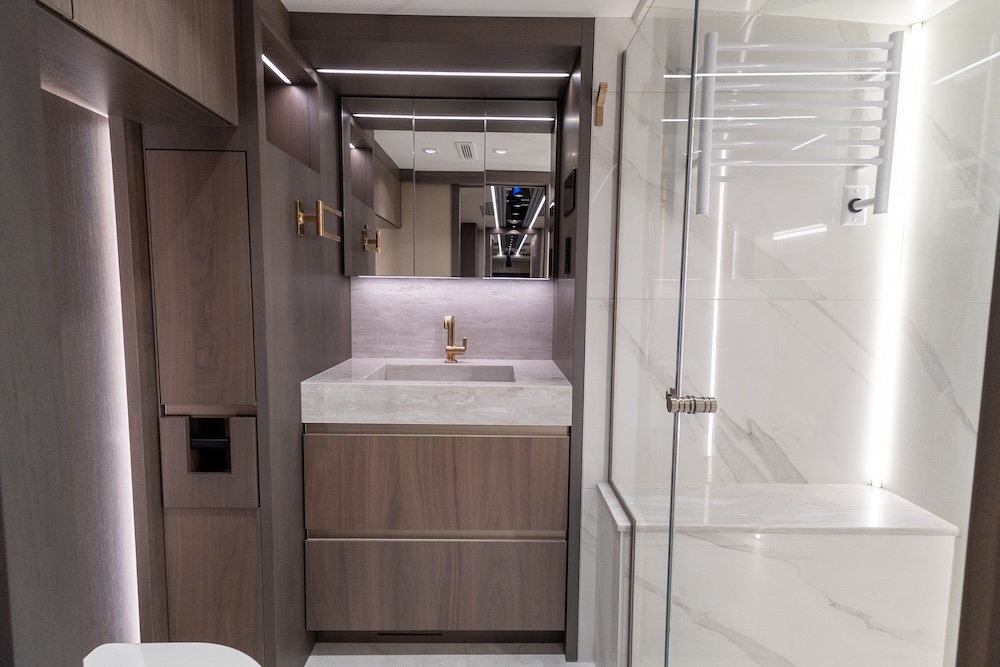 2027 Prevost  Lok H3-45 For Sale