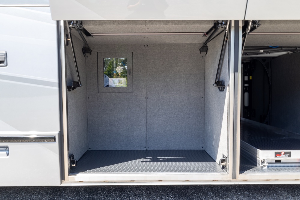 2027 Prevost  Lok H3-45 For Sale