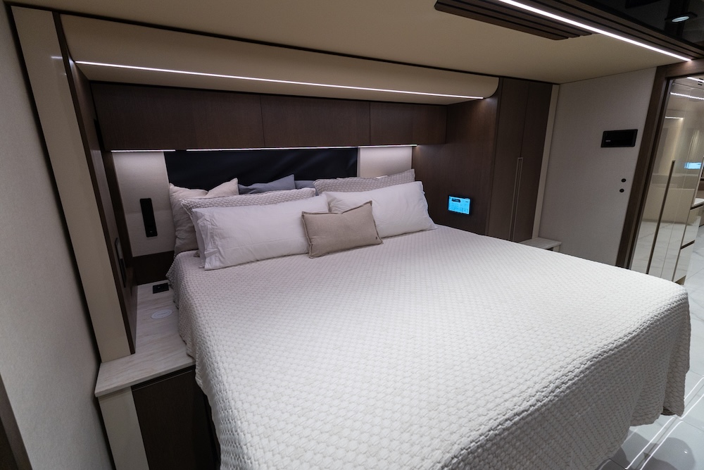 2027 Prevost Loki H3-45 For Sale